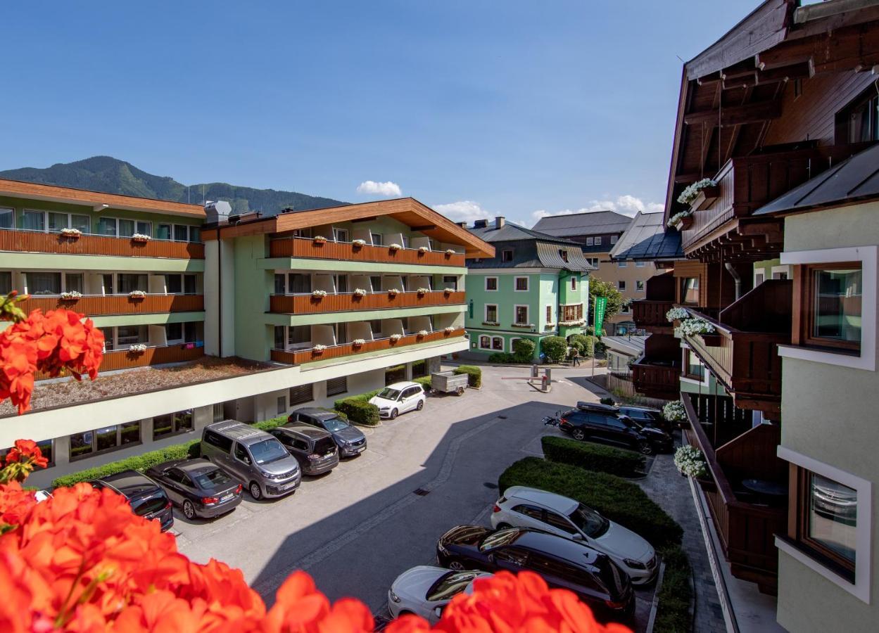 Hotel Gruener Baum Zell am See Dış mekan fotoğraf