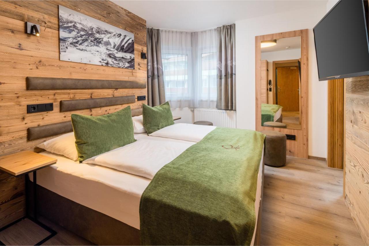 Hotel Gruener Baum Zell am See Dış mekan fotoğraf
