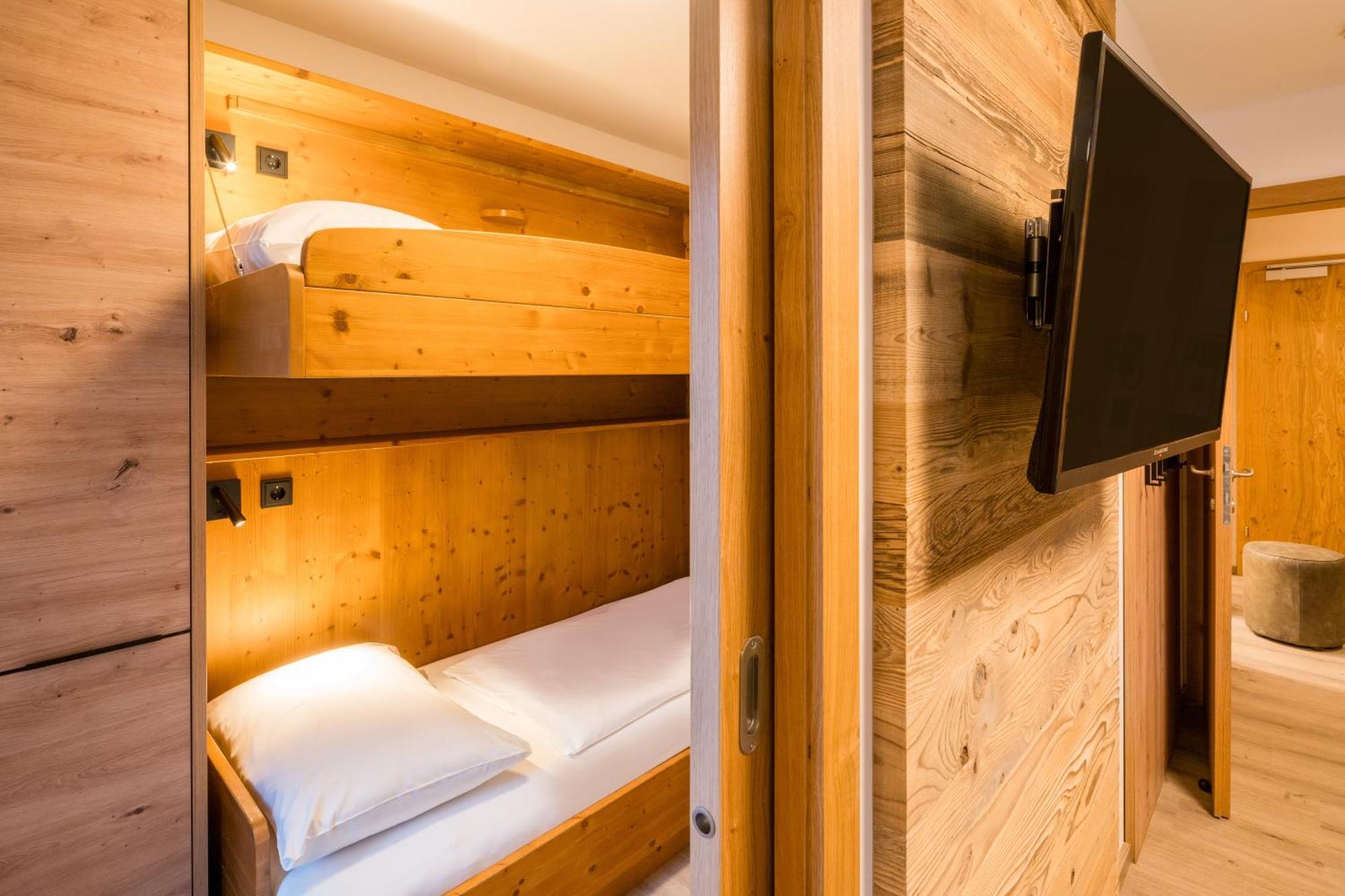 Hotel Gruener Baum Zell am See Dış mekan fotoğraf