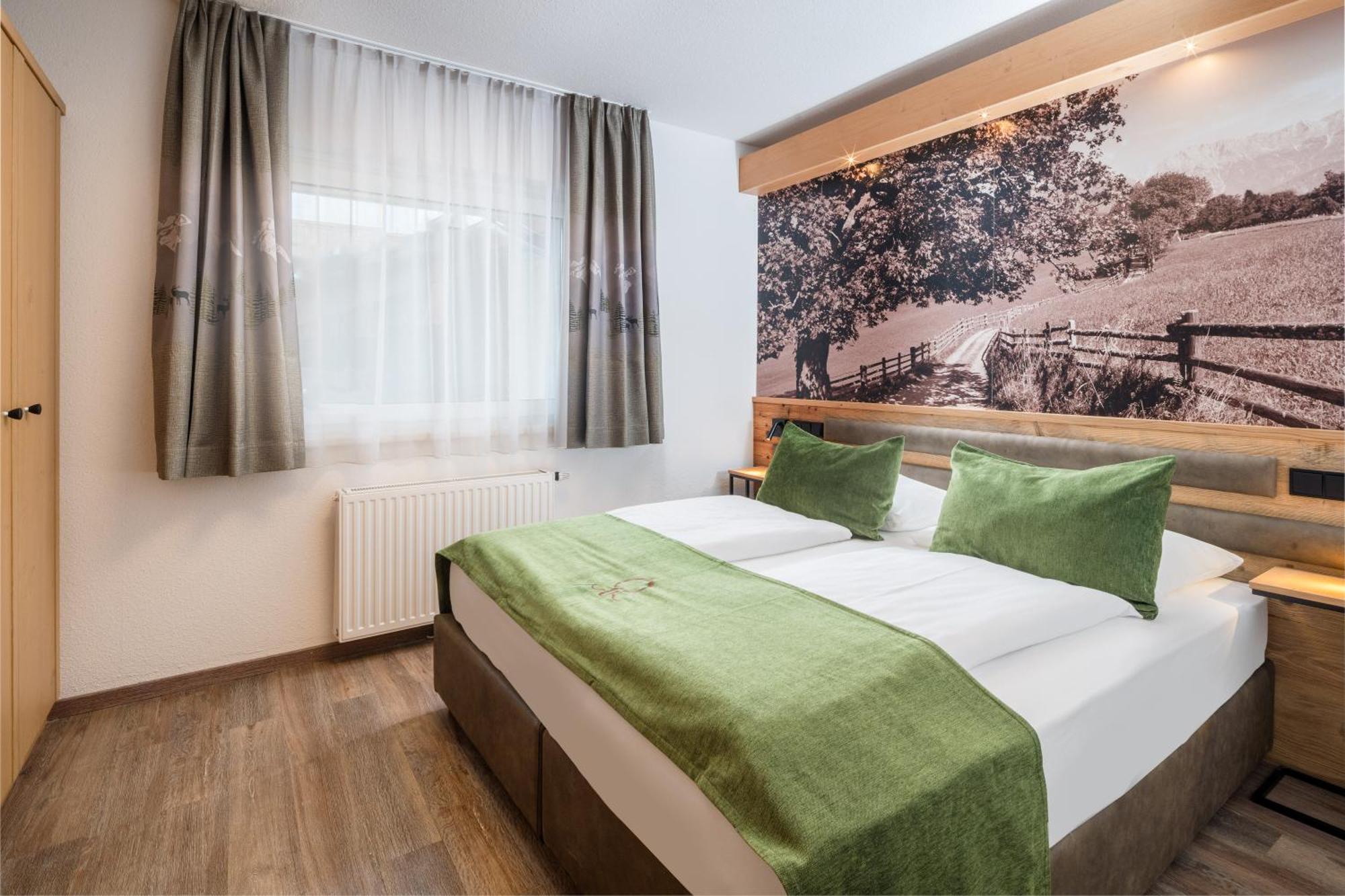 Hotel Gruener Baum Zell am See Dış mekan fotoğraf