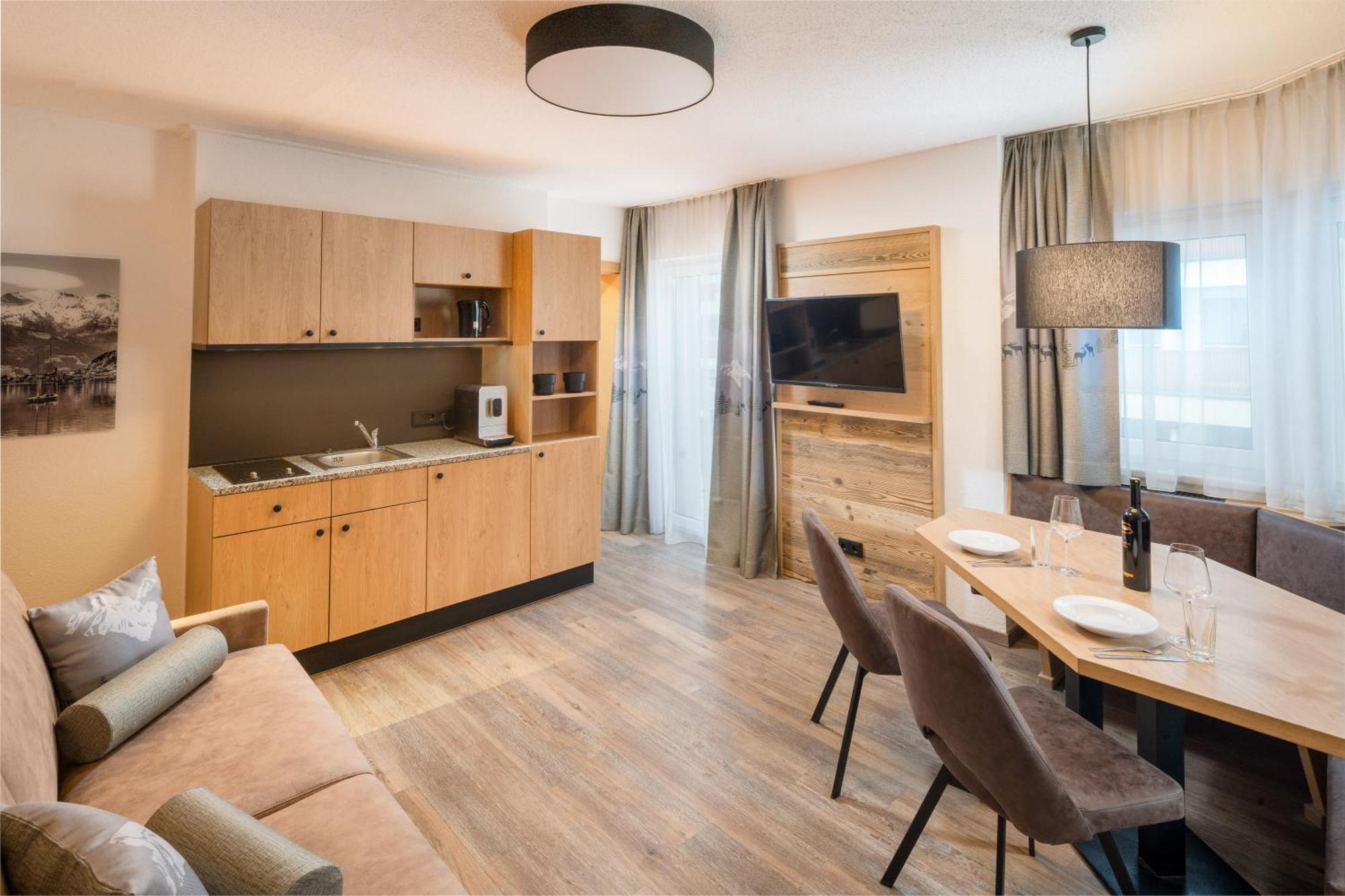 Hotel Gruener Baum Zell am See Dış mekan fotoğraf