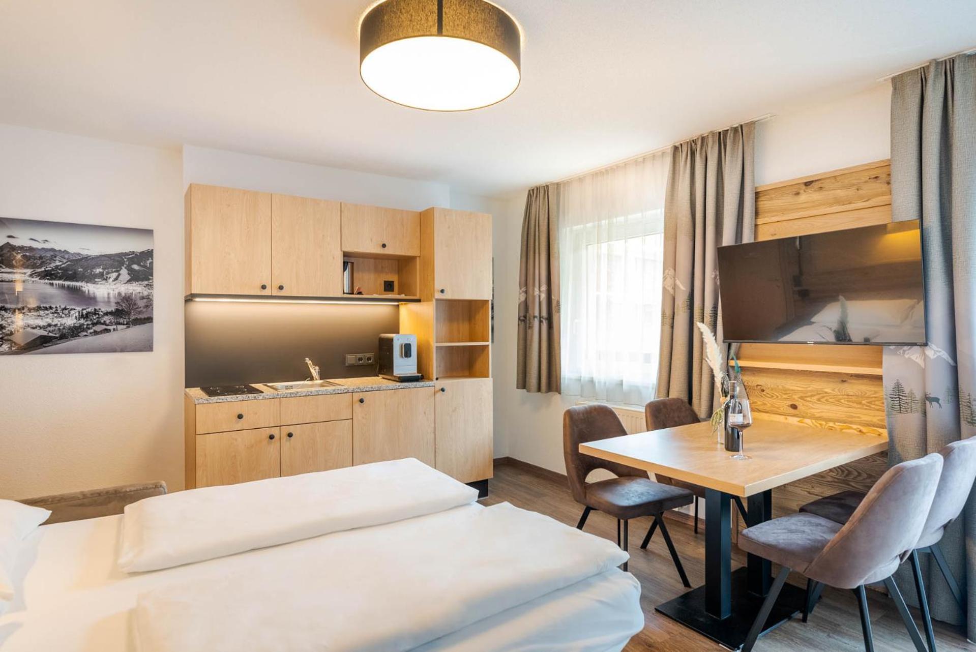 Hotel Gruener Baum Zell am See Dış mekan fotoğraf