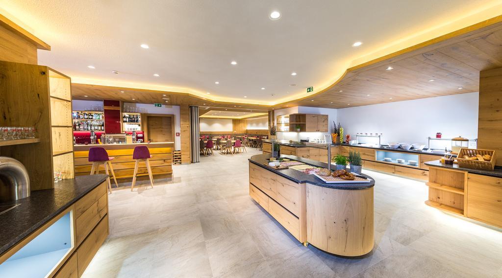 Hotel Gruener Baum Zell am See Dış mekan fotoğraf