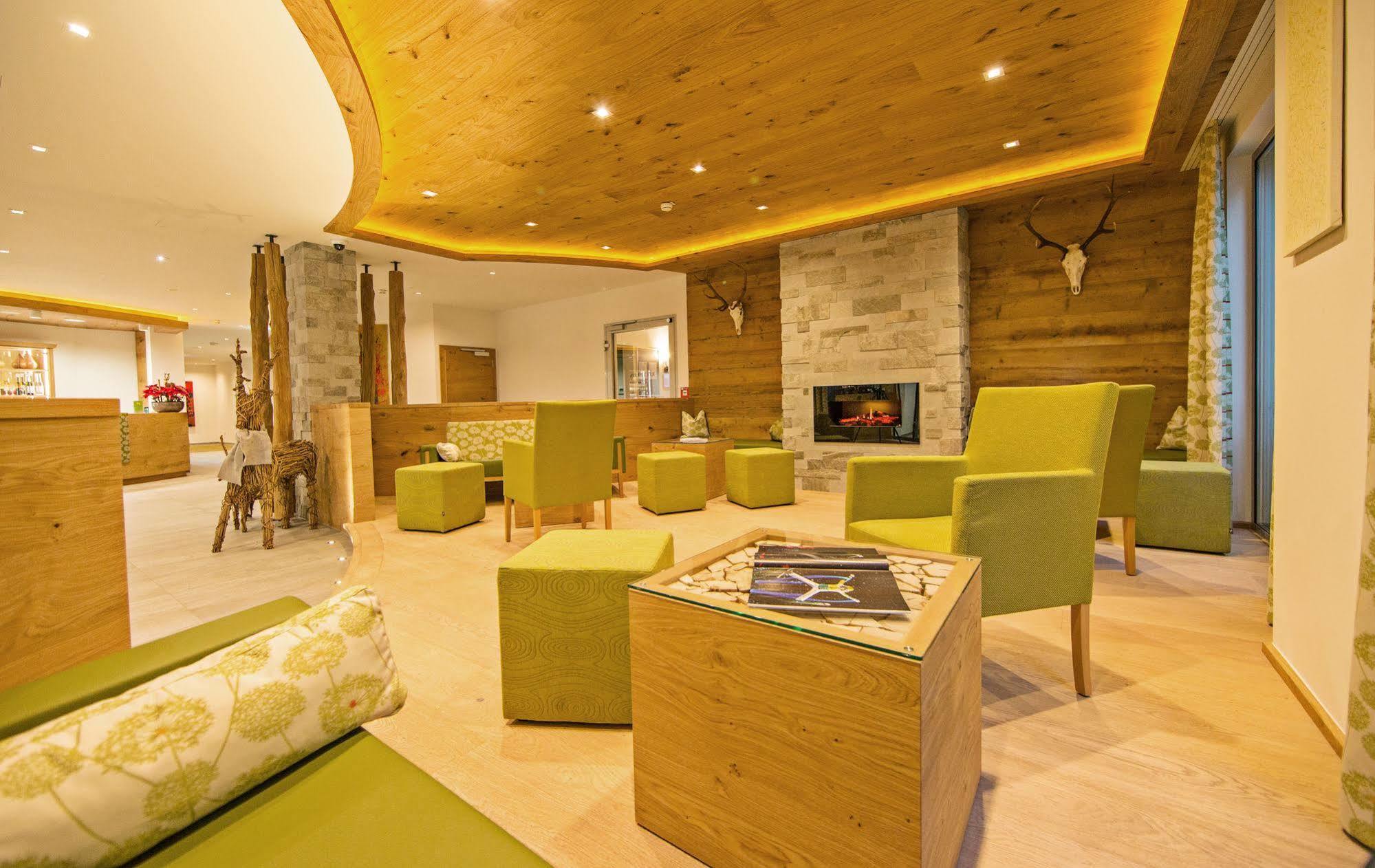 Hotel Gruener Baum Zell am See Dış mekan fotoğraf