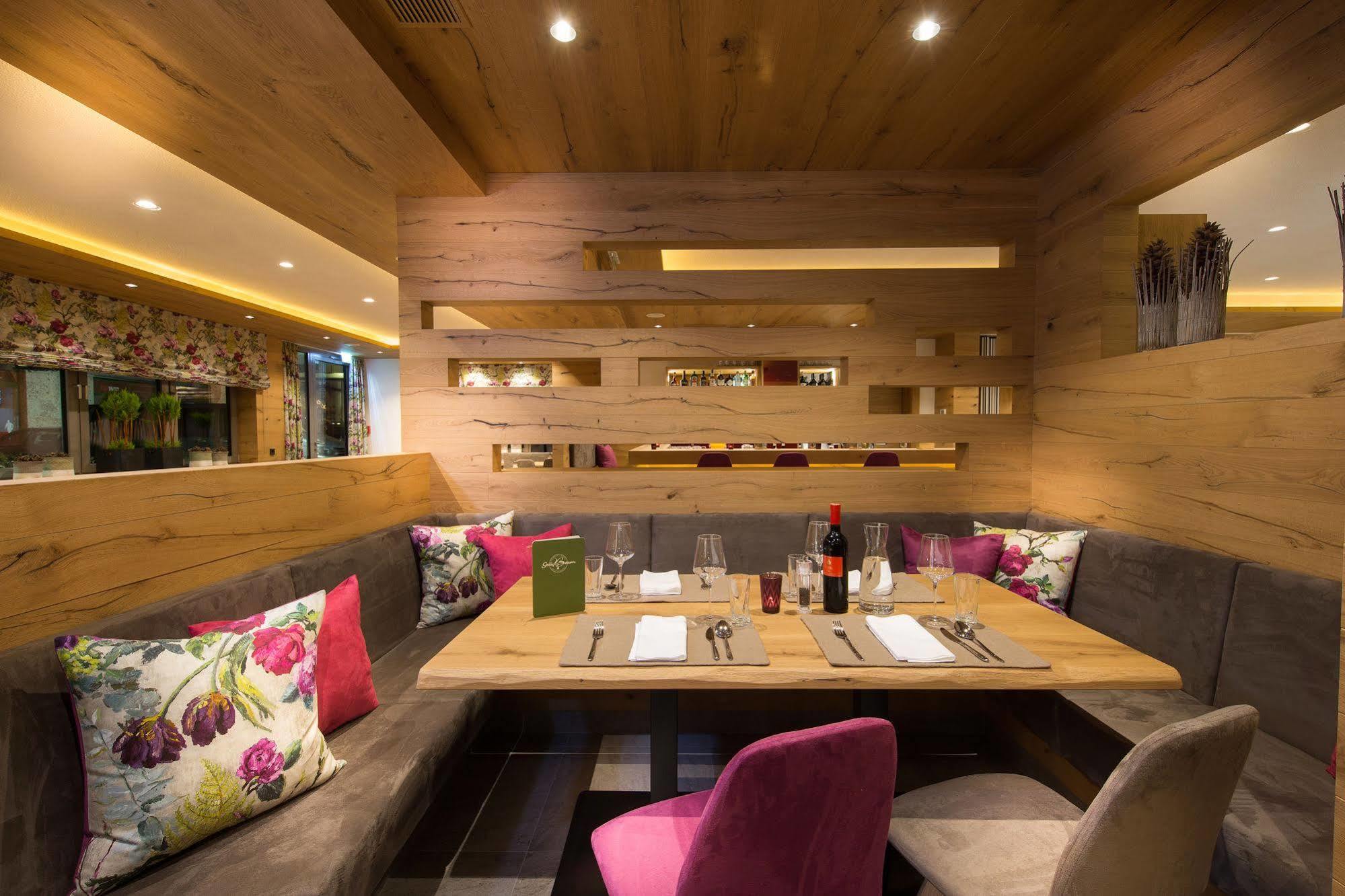 Hotel Gruener Baum Zell am See Dış mekan fotoğraf